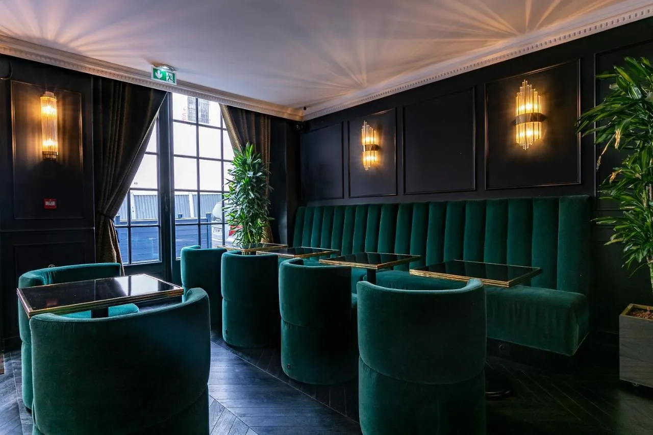 Maison Barbes Paris 4*,
