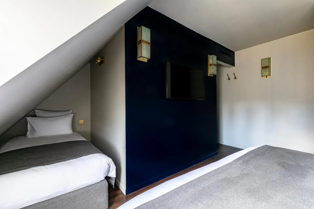 **** Hotel Maison Barbes Paris France
